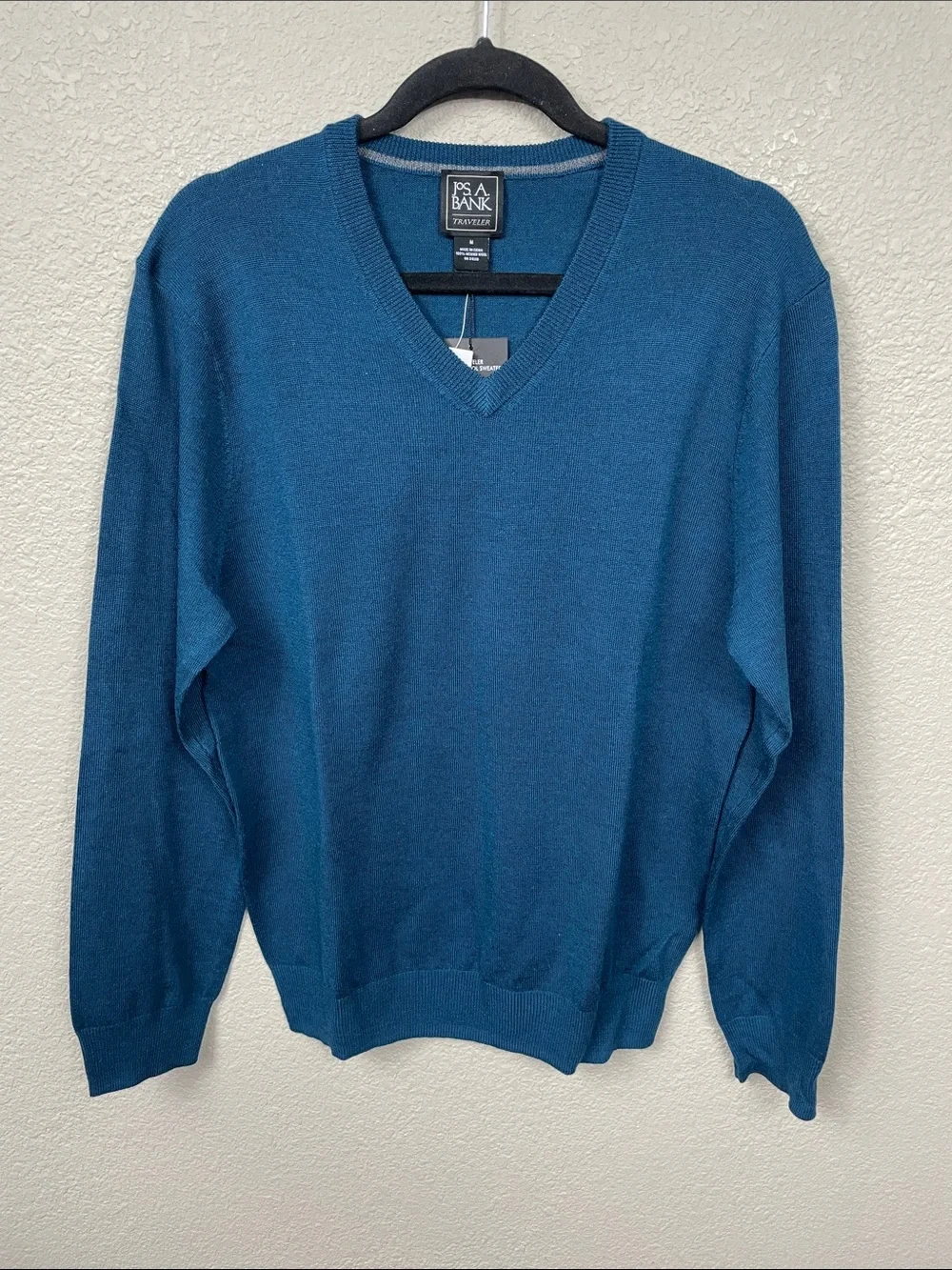 NWT JoS A Bank Traveler Merino Wool Sweater V Neck Blue Sz M